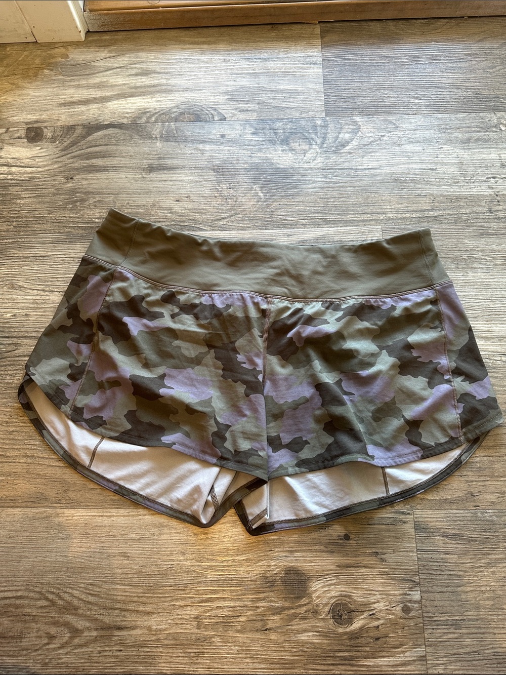 Lululemon Speed Up Short
Heritage 365 Camo Dusky Lavender Multi / Army Green